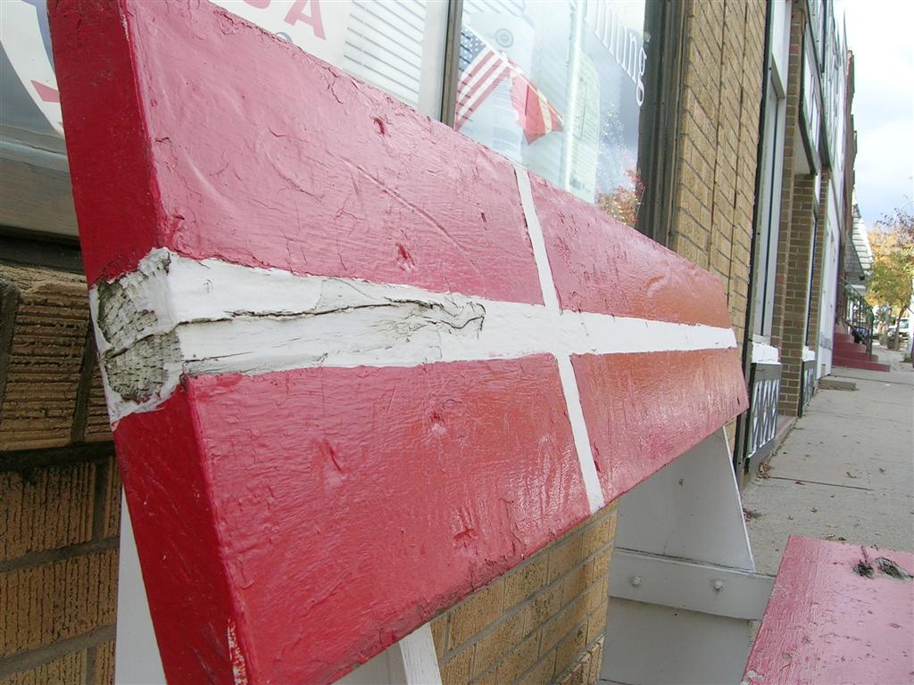 Elkhorn, NE: Danish flag bench, Elkhorn