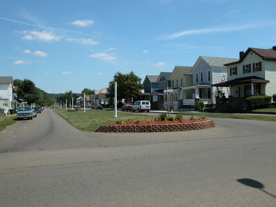Wellsville, OH : Broadway-1 photo, picture, image (Ohio) at city-data.com