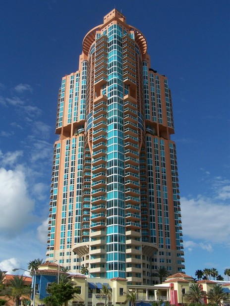 Miami, FL: Miami Beach Highrise