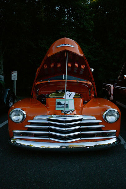 Mill Creek, WA: The annual music in the park and car show runs for several weeks
