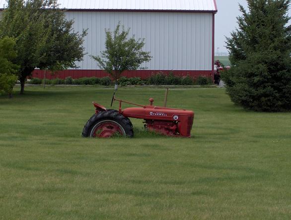 McComb, OH : Lawn ornament on Highway 613