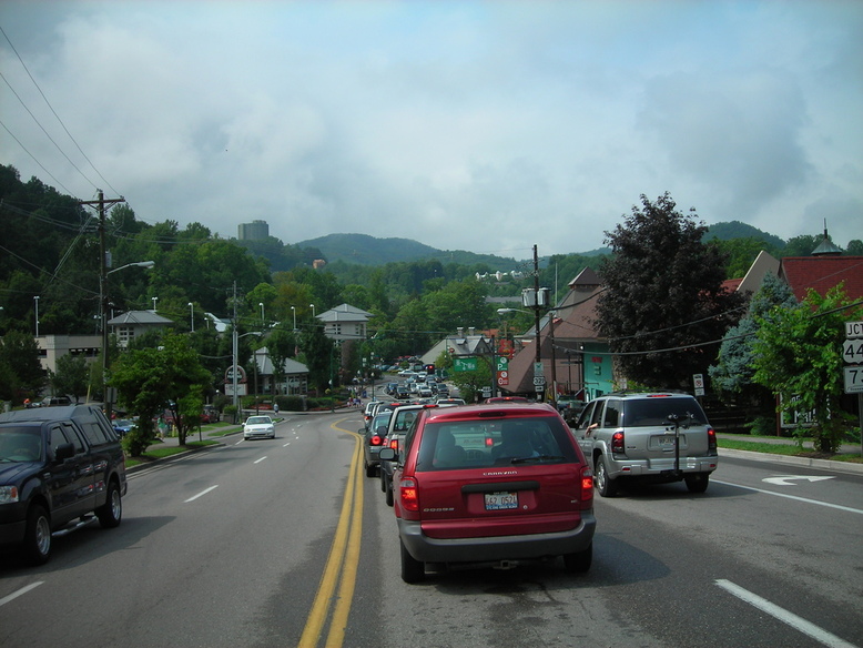 Gatlinburg, TN: Coming into town from the wast