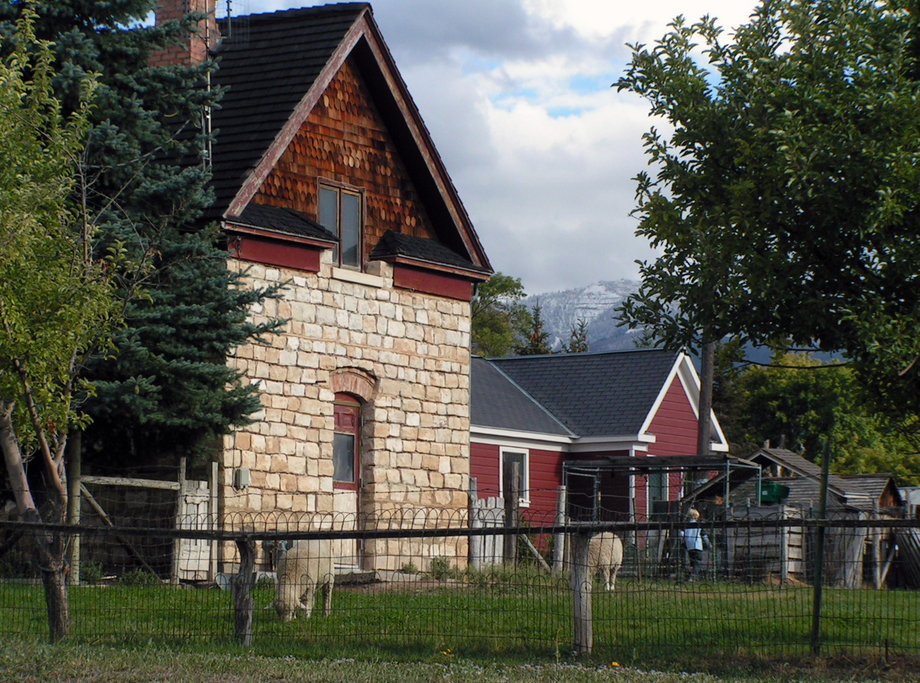 Spring City, UT: Historic House and Barn