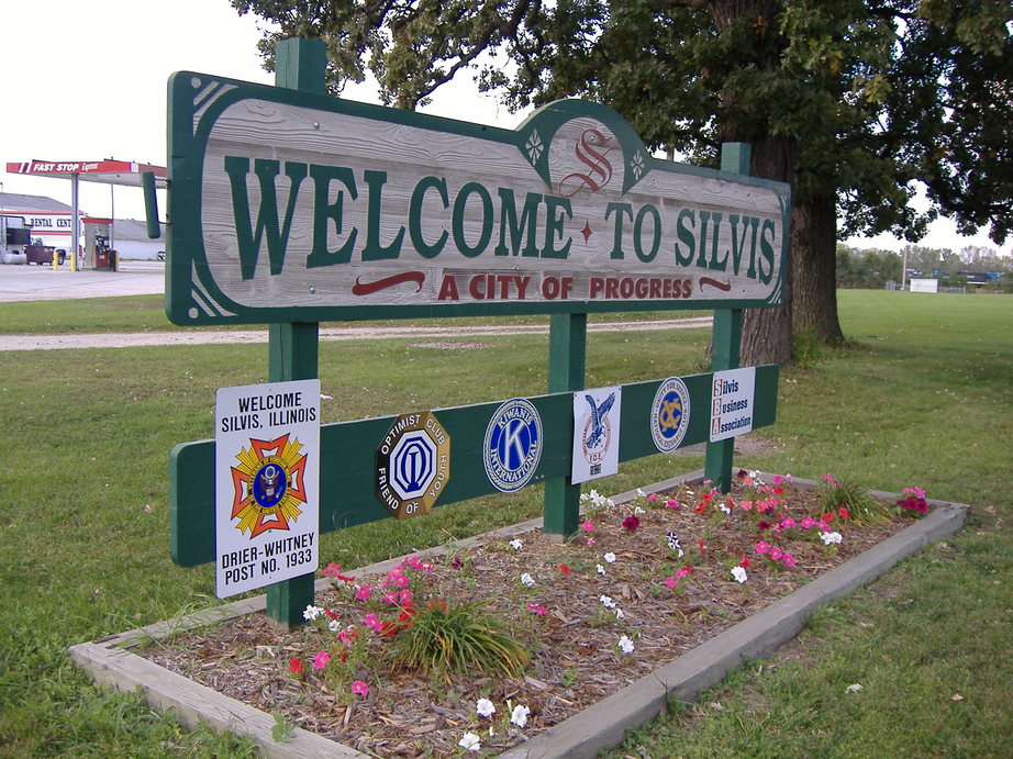 Silvis, IL : Welcome to Silvis sign facing east photo, picture, image