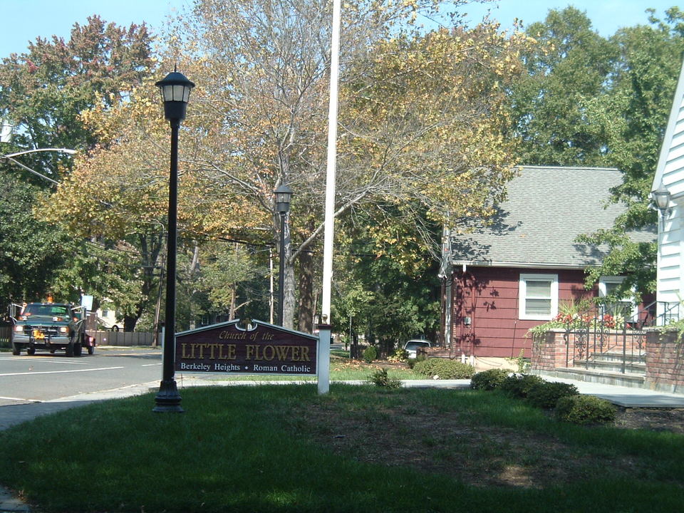 Berkeley Heights, NJ: Church of the Little Flower