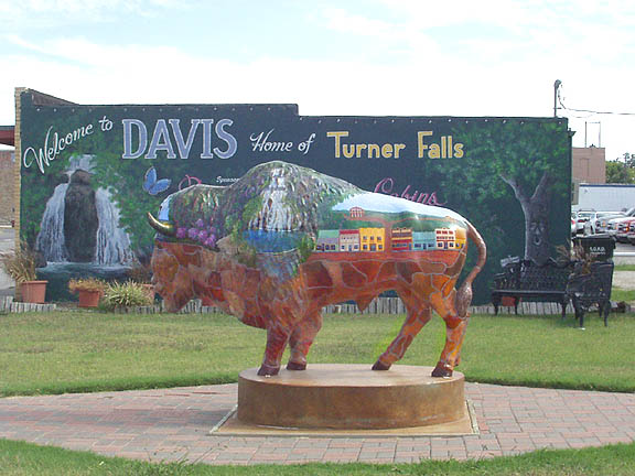 Davis, OK : Bison in front of the Chamber of Commerce Building, Davis, OK