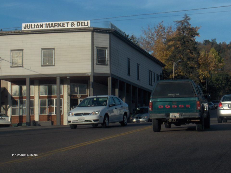 Julian, CA : Julian Market and Deli