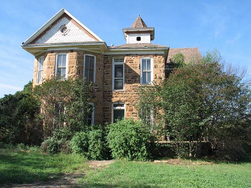 Mason, TX: A long-abandoned Mason home sits waiting for a new incarnation.