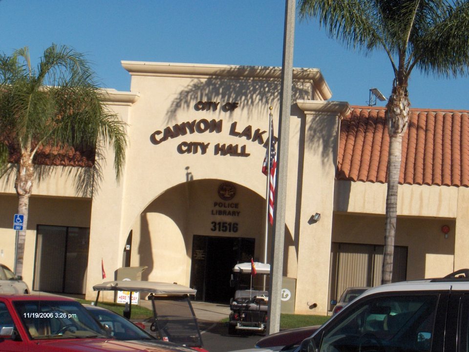 Canyon Lake, CA : Canyon Lake City Hall 