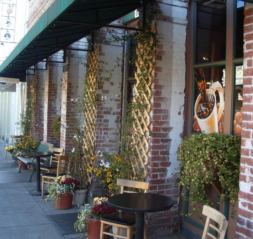 Jacksonville, OR : Front of coffee shop in old Table Rock Saloon & Billiards Building