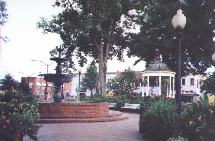 Marietta, GA: Square in Marietta GA