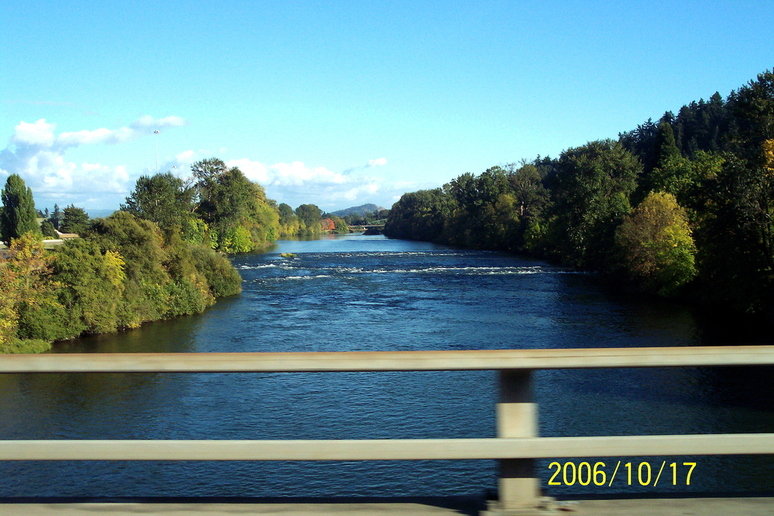 Eugene, OR: Willamette river flows through Eugene
