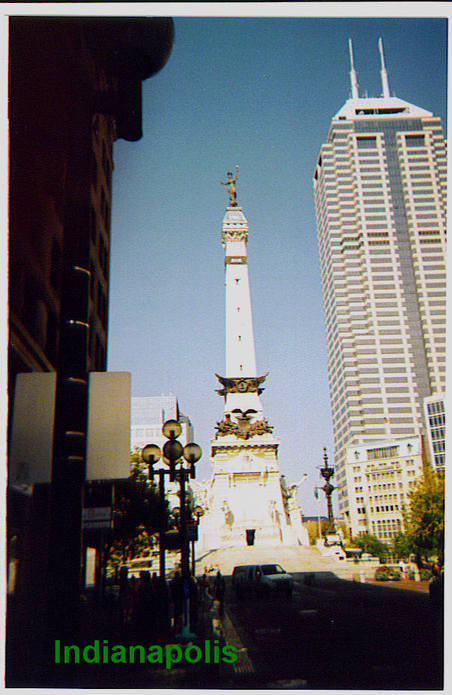Indianapolis, IN: Walking down Meridian to Monument Circle