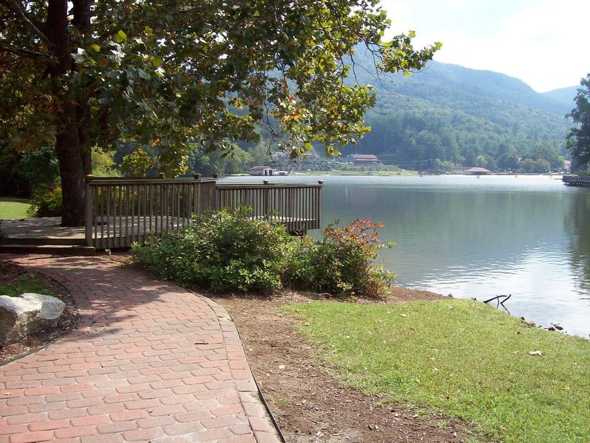 Lake Lure, NC : view of lake