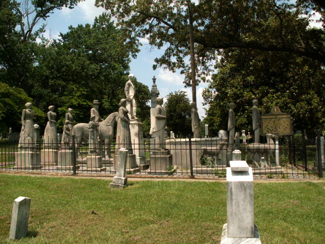 Mayfield, KY: Wooldridge Monuments in Maplewood Cemetery