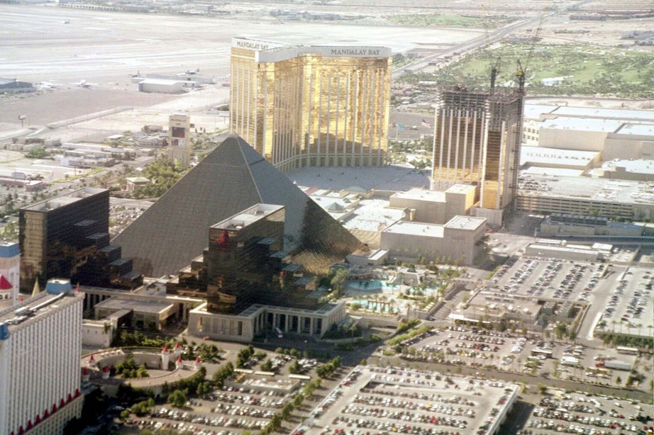 Las Vegas Nv Mgm Grand Luxor Mirage In Background Photo Picture Image Nevada At City