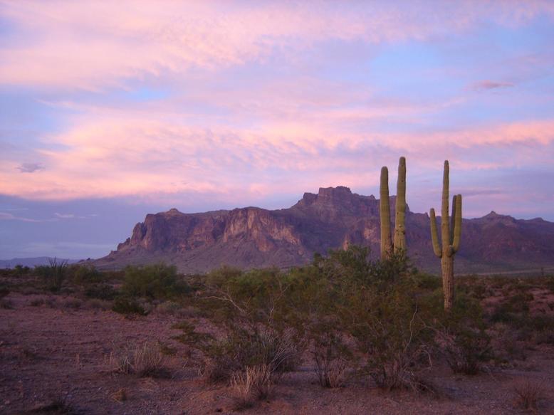 Apache Junction, AZ: Sunset View of Superstition Mountain