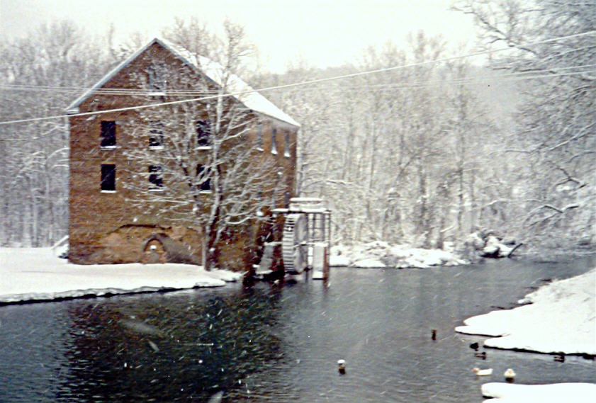 Lindale, GA: Old mill in Lindale, GA during snow storm of 1993, Picture made by Roger Bevels