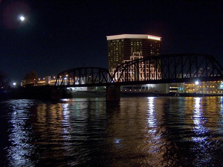 Bossier City, LA : View of Bossier City at night from Shreveport side of river