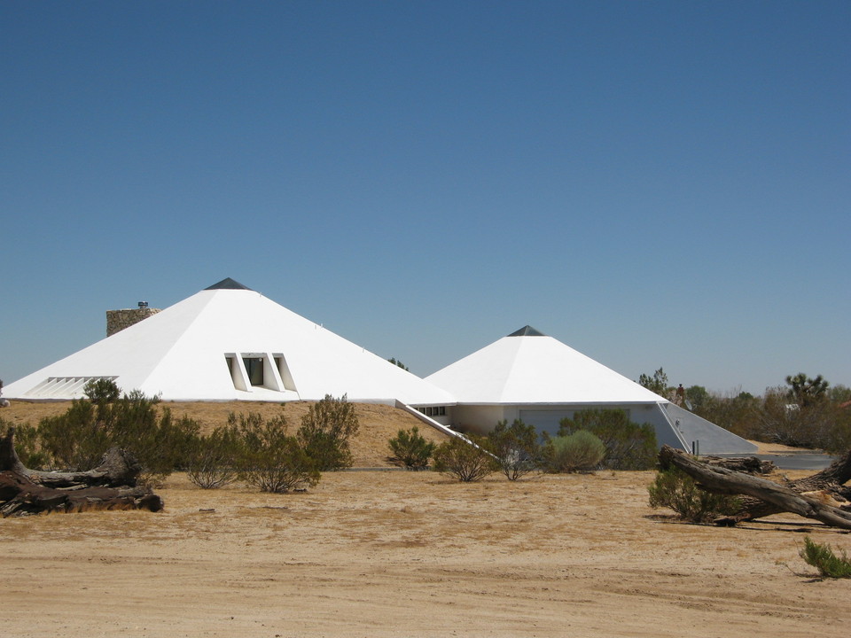 Mojave, CA: the pyramid house in mojave.
