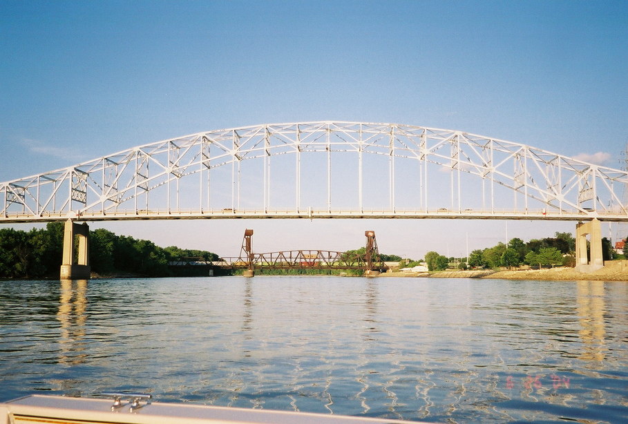 Hastings, MN: Hwy. 61 bridge over the Mississippi River into Hastings