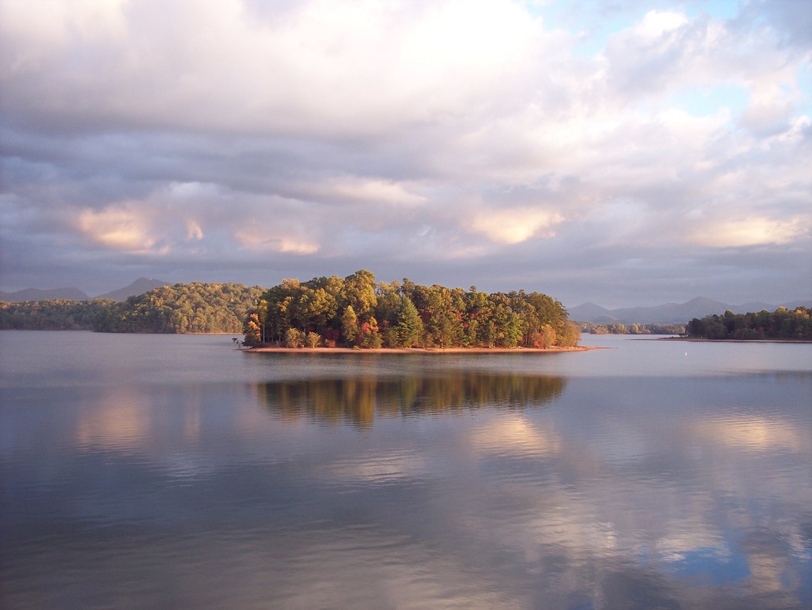 Hayesville, NC: Beautiful Lake Chatuge