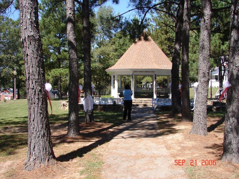 Philadelphia, MS: DeWitt DeWeese Memorial Park Gazebo