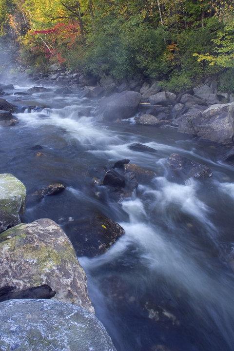 Gardiner, ME : Cobbossee Stream, which flows through the heart of 