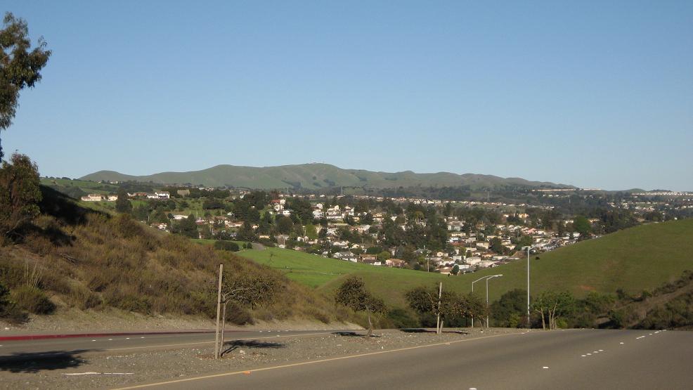 Castro Valley, CA : Partial View of Castro Valley from Lake Chabot Road