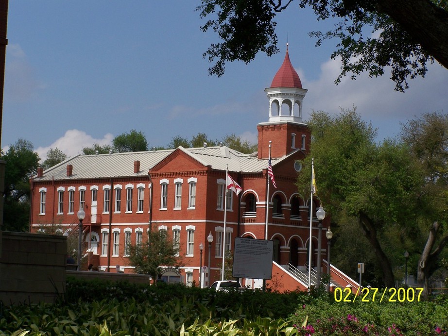 Kissimmee, FL: The Old Court House, Downtown Kissimmee