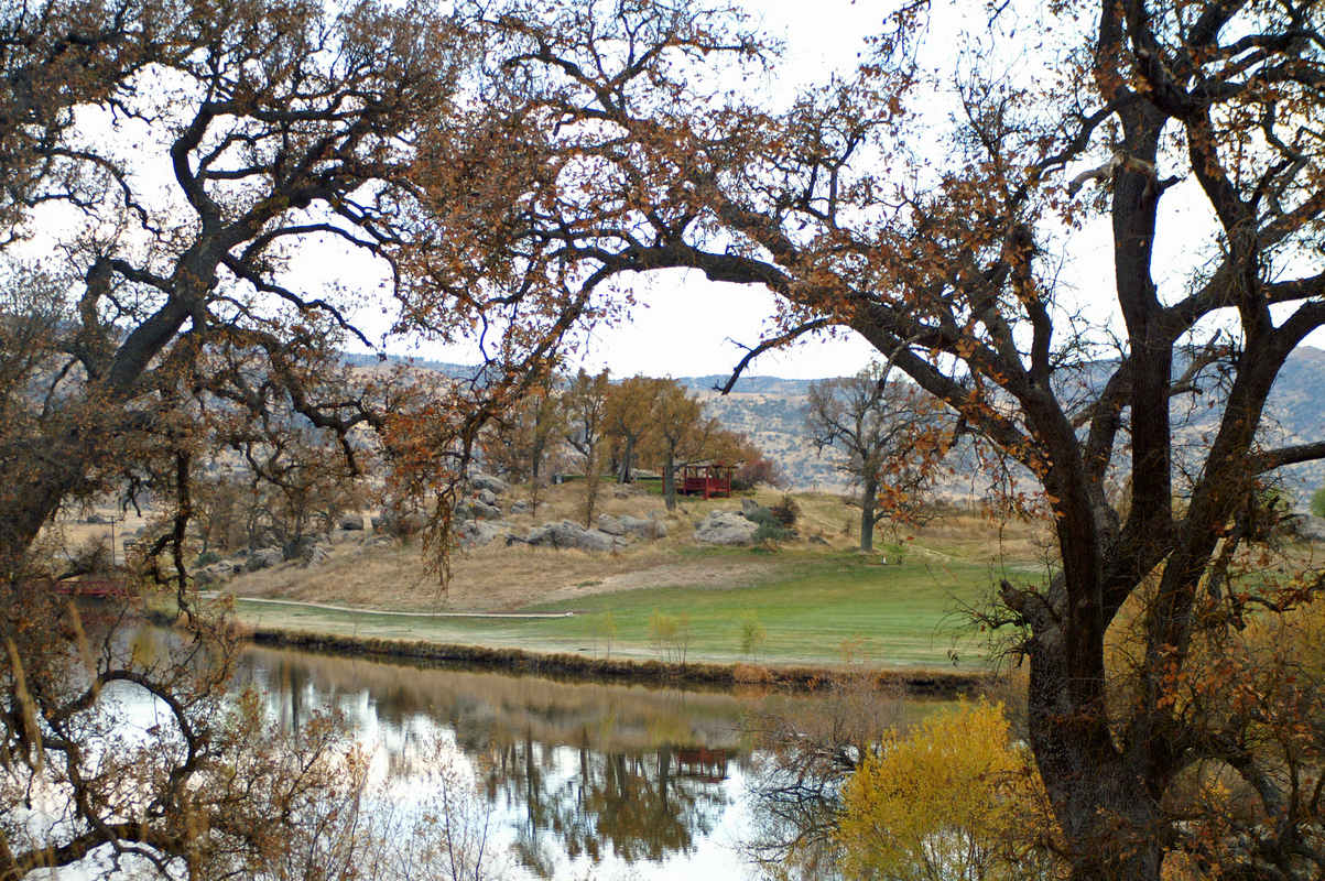 Tehachapi, CA lake overlooking golf course in Stallion Springs photo