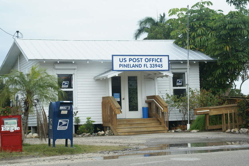 Pineland, FL: Post Office at Pineland, FL