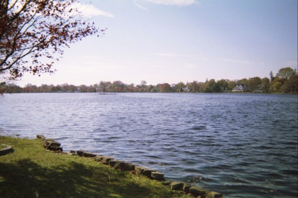 Babylon, NY: Lake in West Babylon, across from LIRR Station. User comment: This lake is in Babylon Village, not West Babylon!