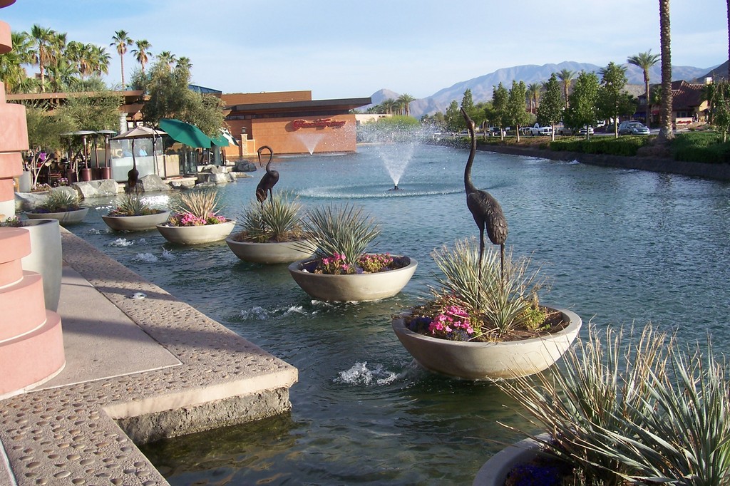 Rancho Mirage, CA The River. Shopping, dining entertainment center in