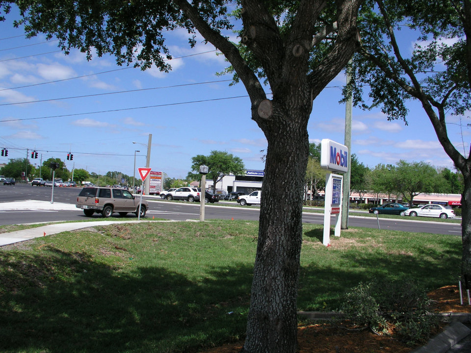 Winter Springs, FL : Tuskawilla Road and Red Bug Lake Road