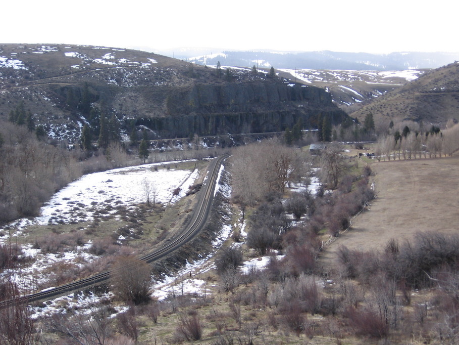 Thorp, WA : RR tracks along the Yakima River