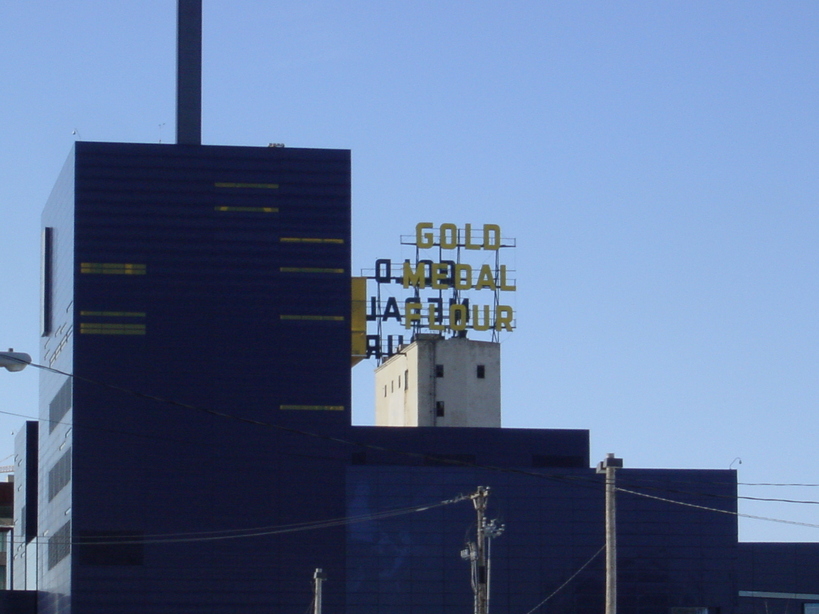 Minneapolis, MN: Blue & Gold