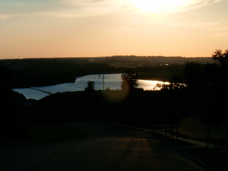 Bismarck, ND : Bismarck, North Dakota:  Sunset over the Missouri River
