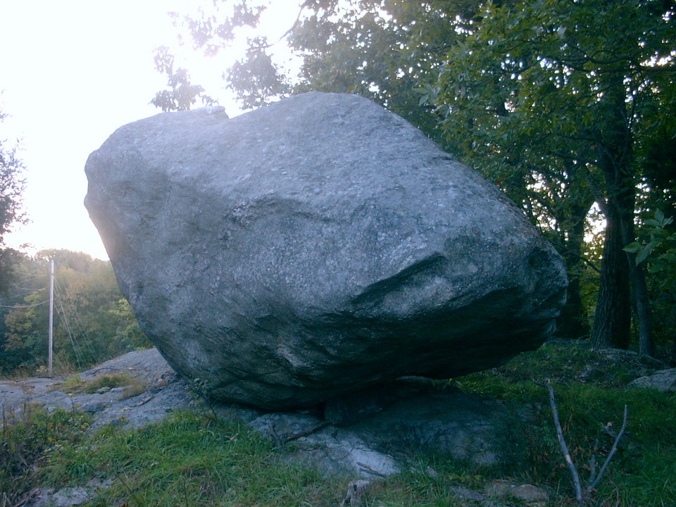 Andover, NJ : Glacial Erratic in Andover