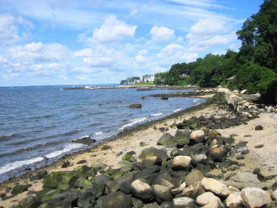 Glen Cove, NY: Morgan Park (rocky beach), Glen Cove, Long Island