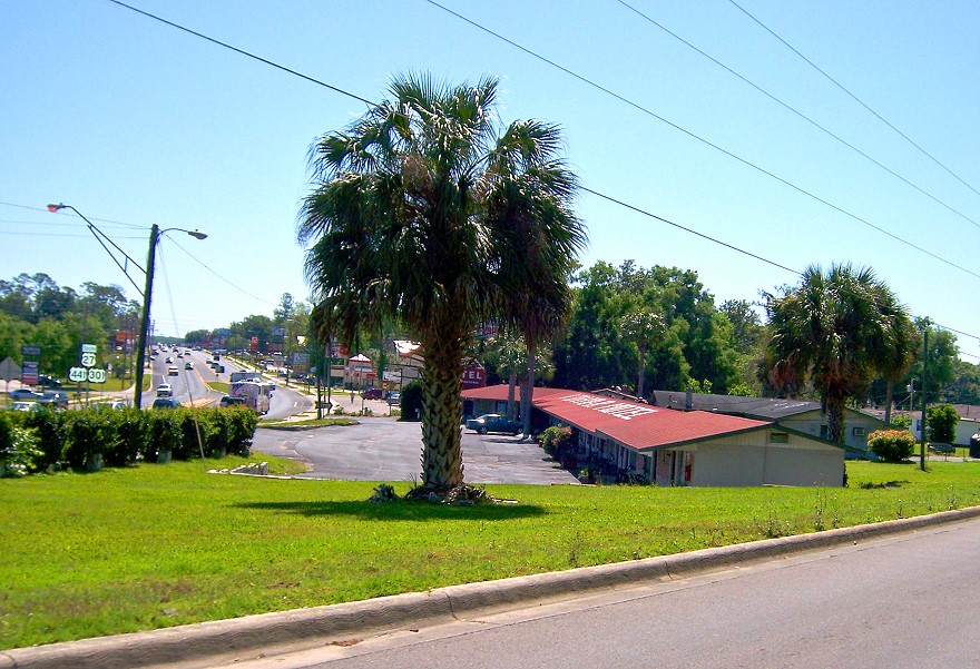 Belleview, FL: Downtown Belleview, Southbound on 441