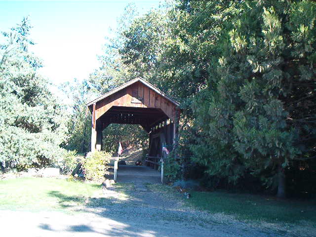 Eagle Point, OR: Lake Creek Covered Bridge