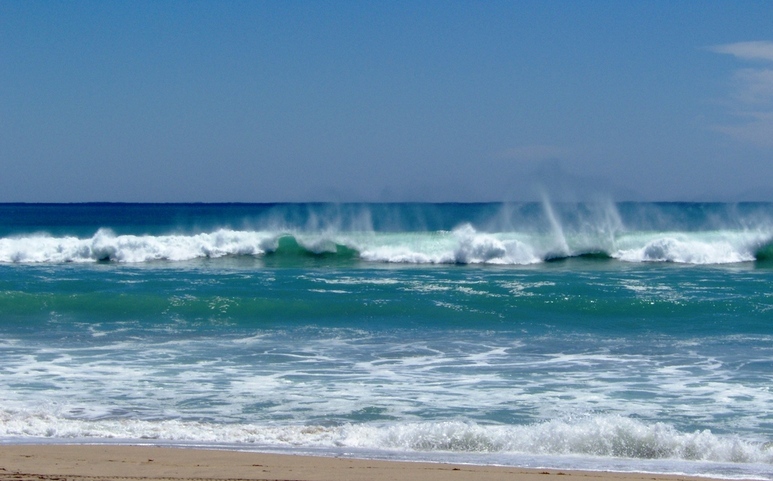 Delray Beach, FL: BREAKING WAVE IN DELRAY BEACH
