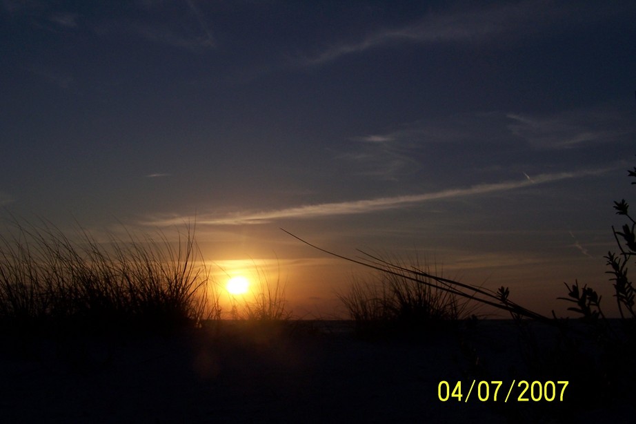 Bonita Springs, FL: One of many lovely sunsets at Barefoot Beach