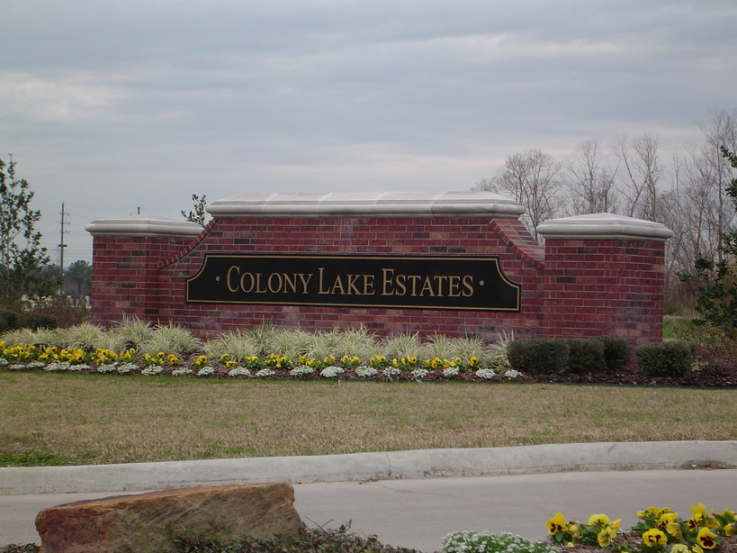 Stafford, TX: Colony Lake Estates