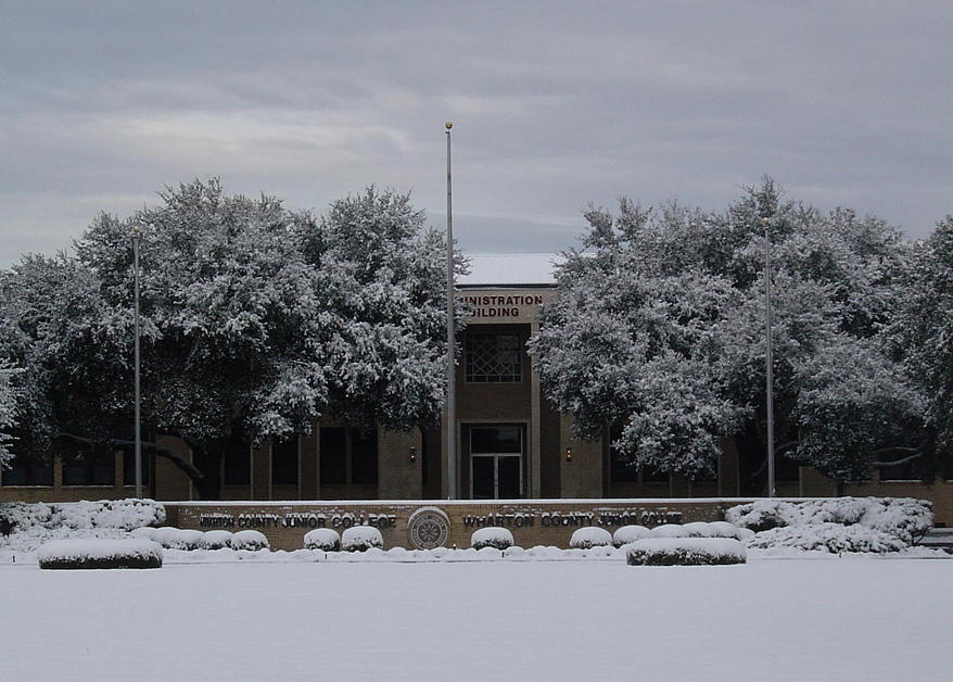 Wharton, TX: Wharton County Junior College Christmas Snow 2004
