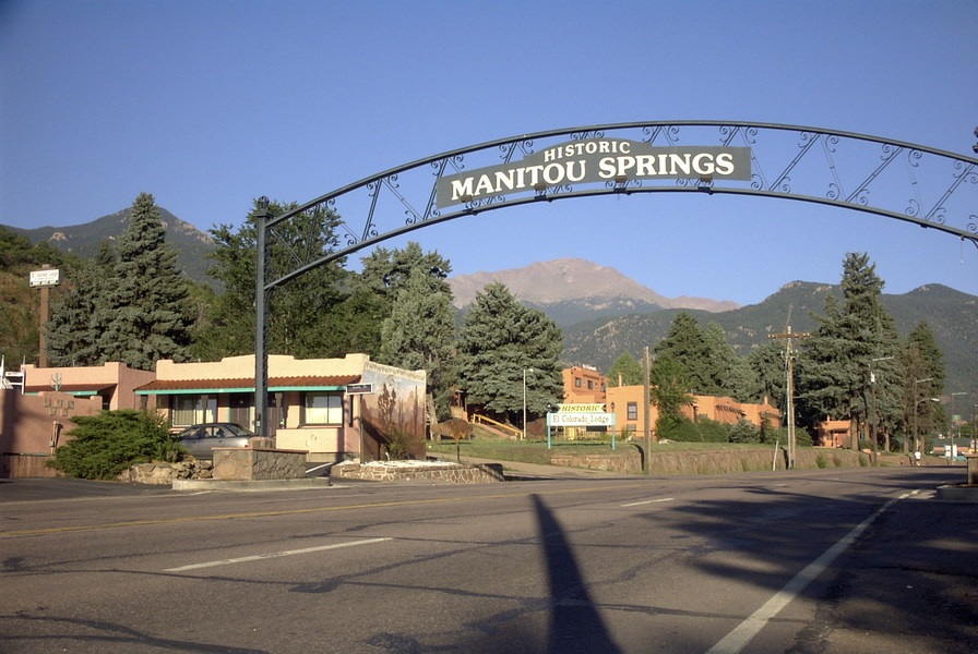 Manitou Springs, CO : City Limits of Manitou Springs, Pikes Peak in the 