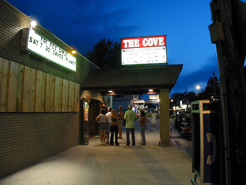 Geneva-on-the-Lake, OH : Geneva at night photo, picture, image (Ohio