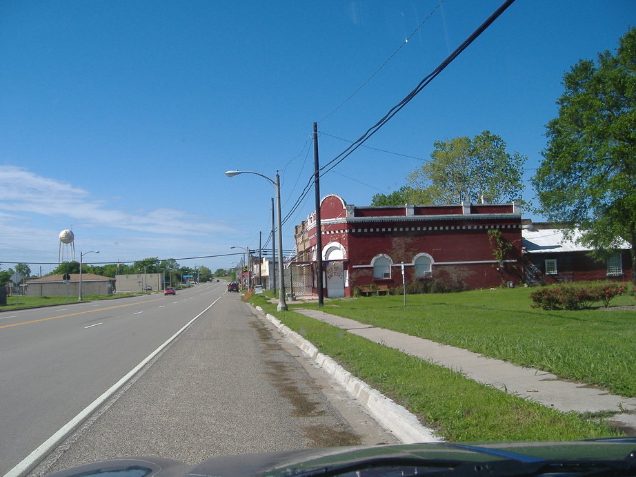 Lott, TX: 1916 Bank Building/Antique Shop