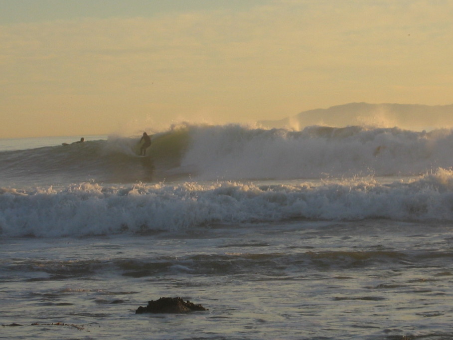 Carpinteria, CA : rincon surfer at sunset